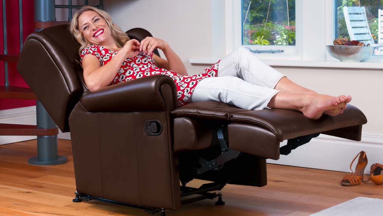 15 Best Ergonomic Recliner Chairs For Sleeping [2023 Review]